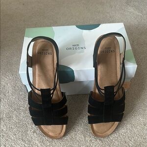 Earth Origins Black Sandals with Slingback Design